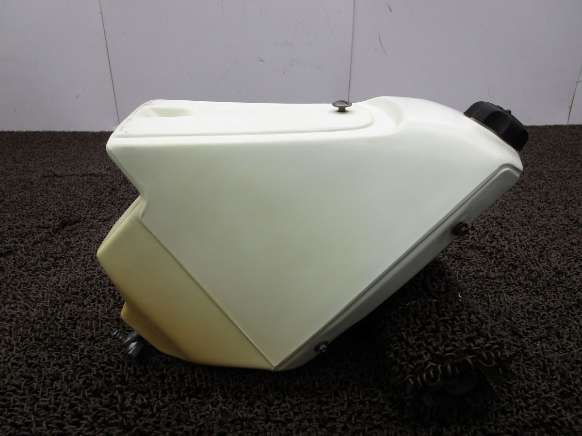 KTM 125 ガソリンタンク フューエルコック A 8811 VBKGSA 4 502 キャブ車