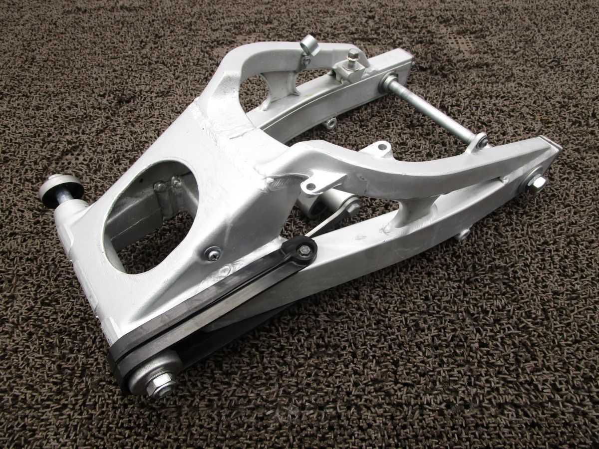 FZR 400 スイングアーム リアアクスルシャフト A 8841 1 WG ヤマハ キャブ車