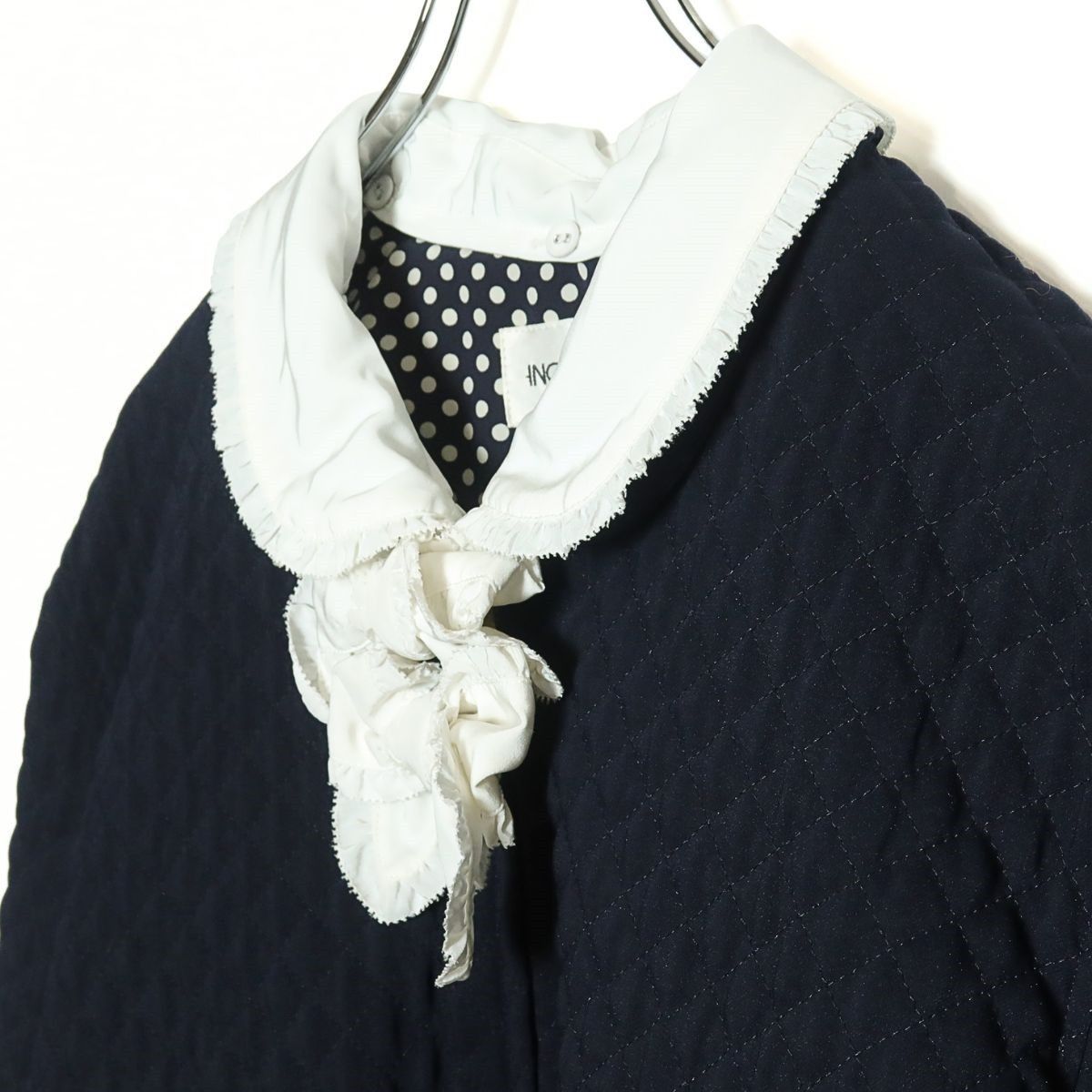 インゲボルグ☆キルティングのジップアップブルゾン 濃紺系 白襟&白