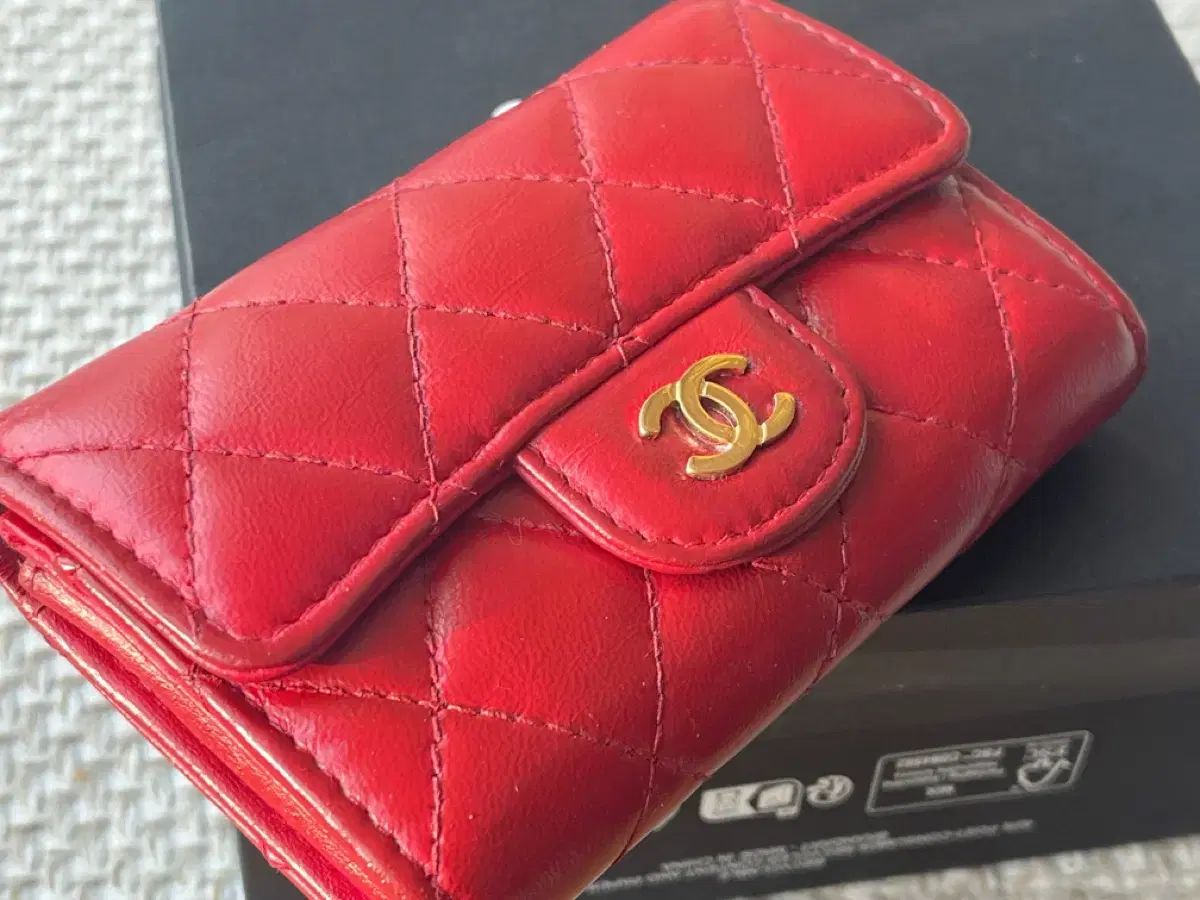 正規品 CHANEL Classic ラムスキン GOLD メタル フラップ カード