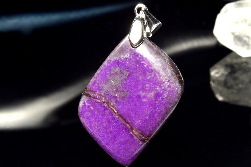 １点物 シルバー925 高発色AAAA スギライト 杉石 25 x 16 mm リーフ ペンダントトップ パワーストーン 天然石 _PC 7606