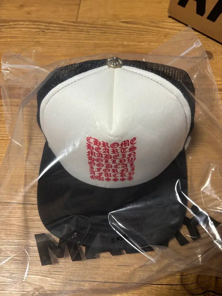 CHROME HEARTS クロムハーツ アイチャート トラッカーキャップ