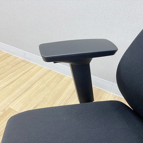  GR 001チェア ヘッドレスト ランバーサポート付 オフィスチェア 肘付 ブラック コンパクトアウトドア オフィスチェア ワークチェア 椅子 チェア