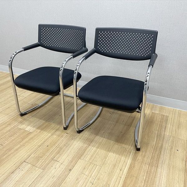 スタッキングチェア 2脚セット 肘付 ザーマス2 会議椅子 ミーティングチェア 省スペース ブラック