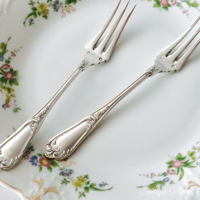 フランス銀器 ロココ・スタイル デザート・フォーク 2本セット