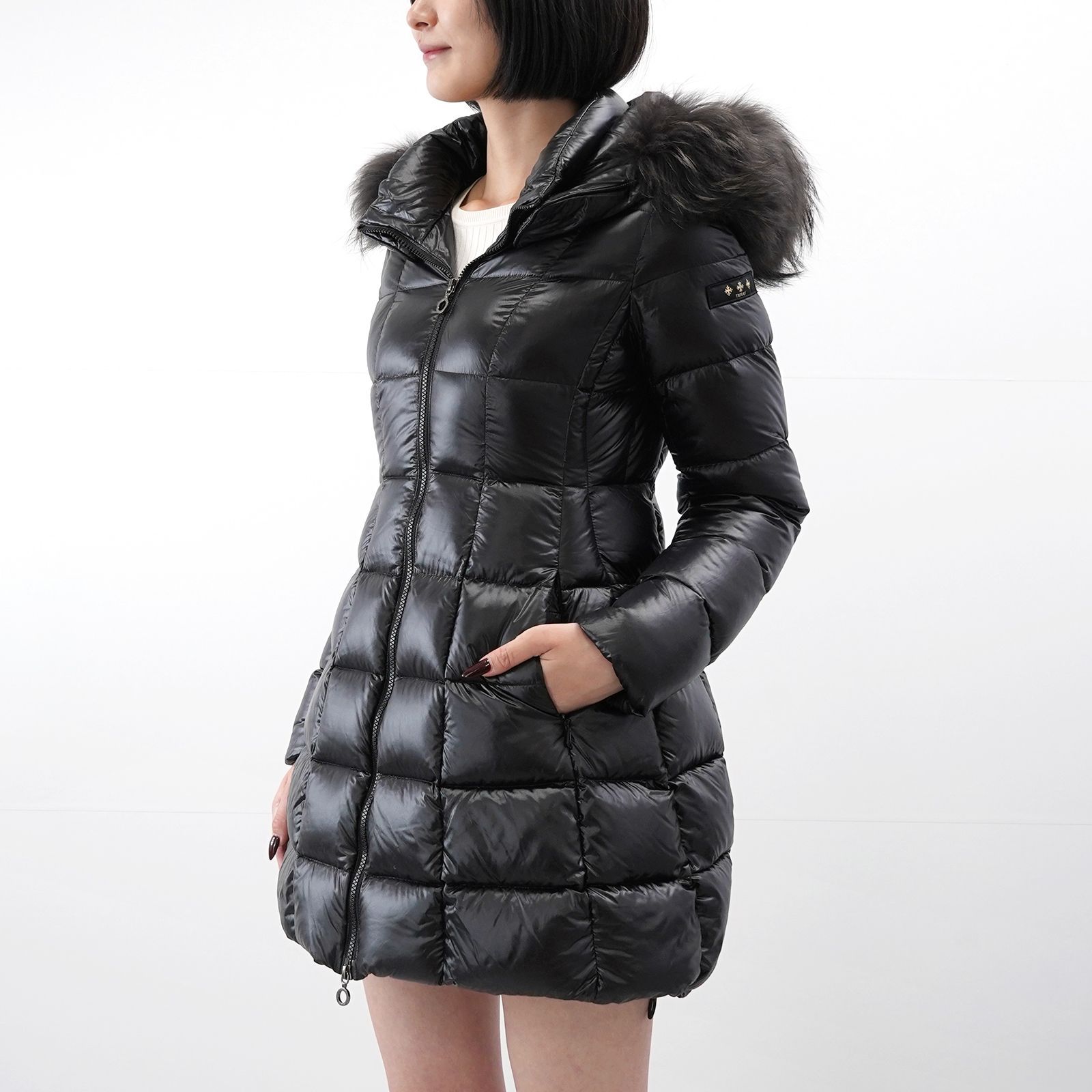 新品同様＋】TATRAS NEMA ファー付き ダウンジャケット BLACK - メルカリ