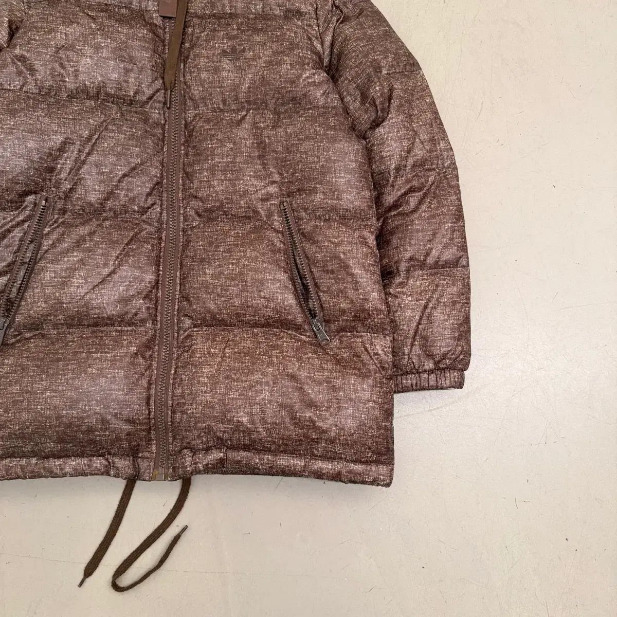 アディダス チョコ色 ダックダウン ダウン