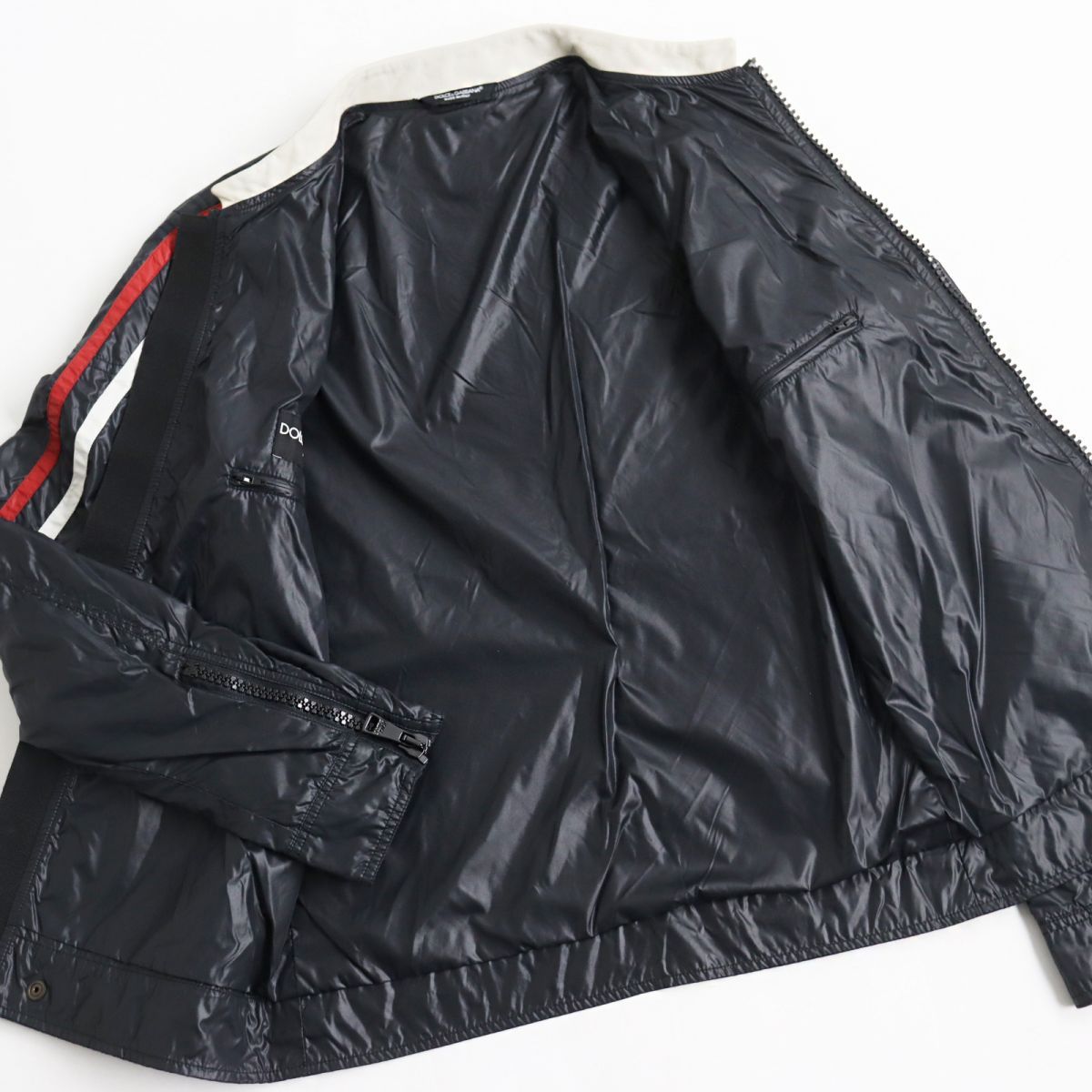 美品○ドルチェ＆ガッバーナ 黒タグ ロゴプレート付き 襟レザー 三角