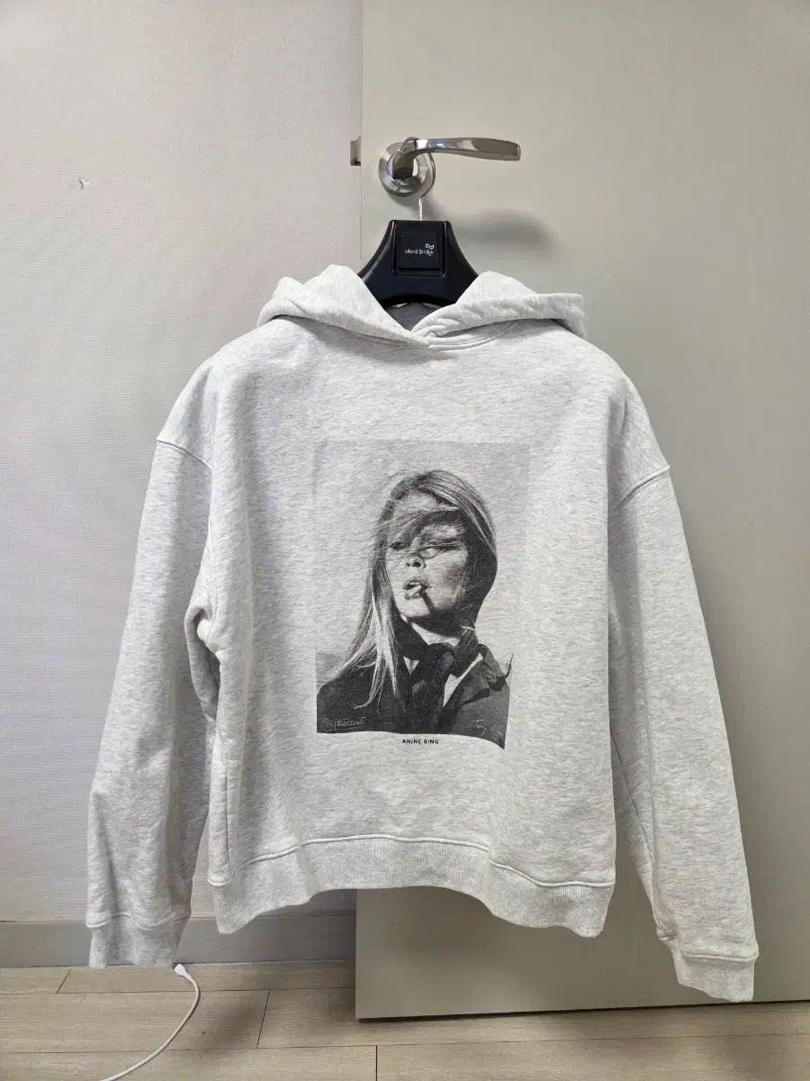 アニビン ブリジット バルト WHOディ