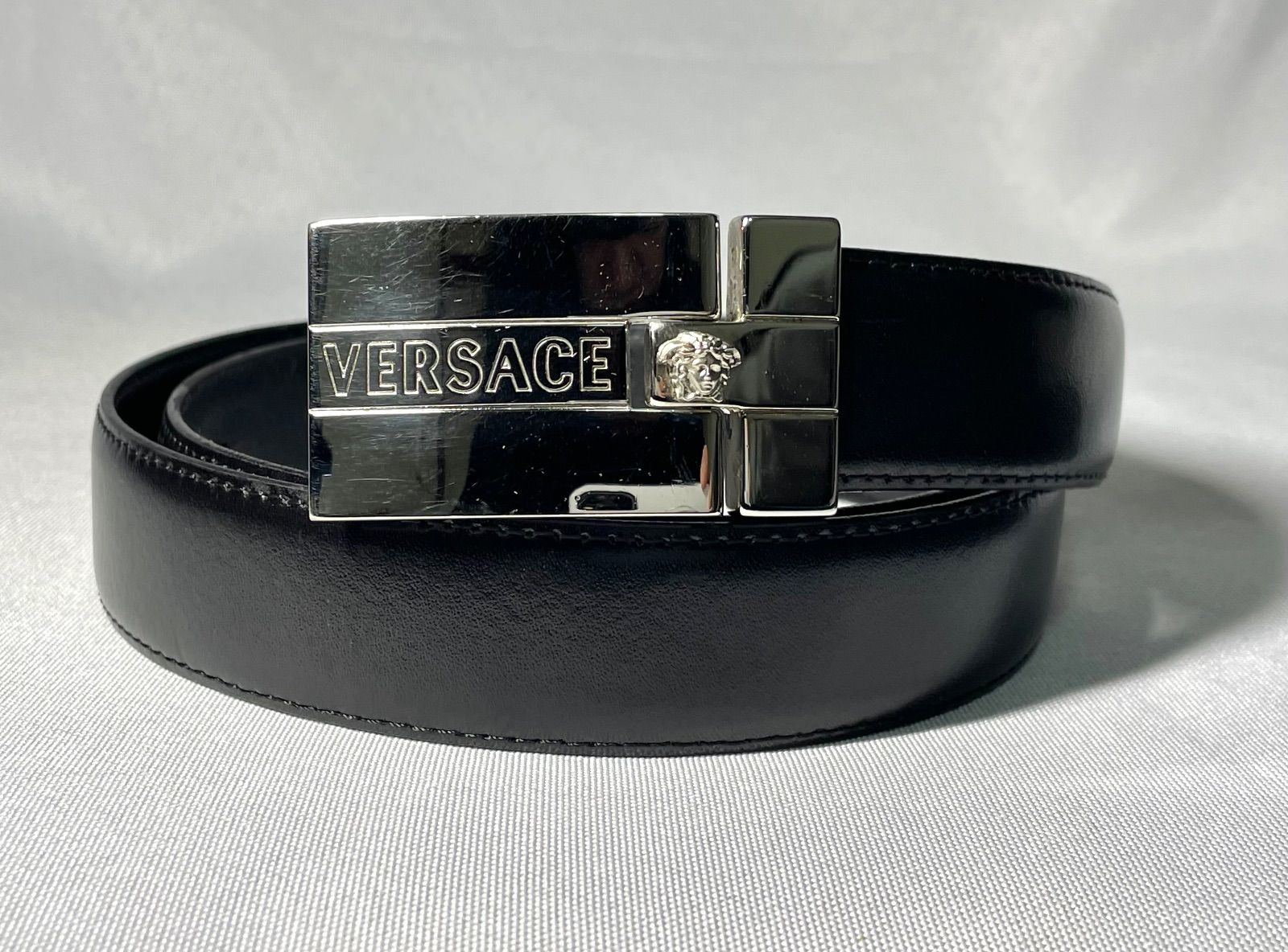 VERSACE ヴェルサーチ メデューサ立体デザイン&ブランドロゴ バックル