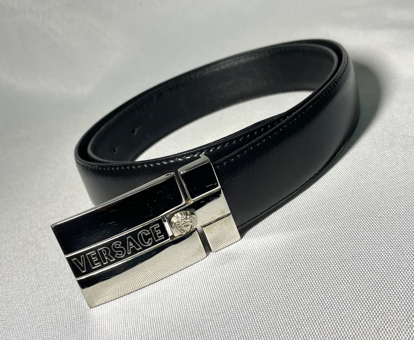 VERSACE メデューサバレッタ 黒、シルバー VERSACE ヴェルサーチ 雑貨