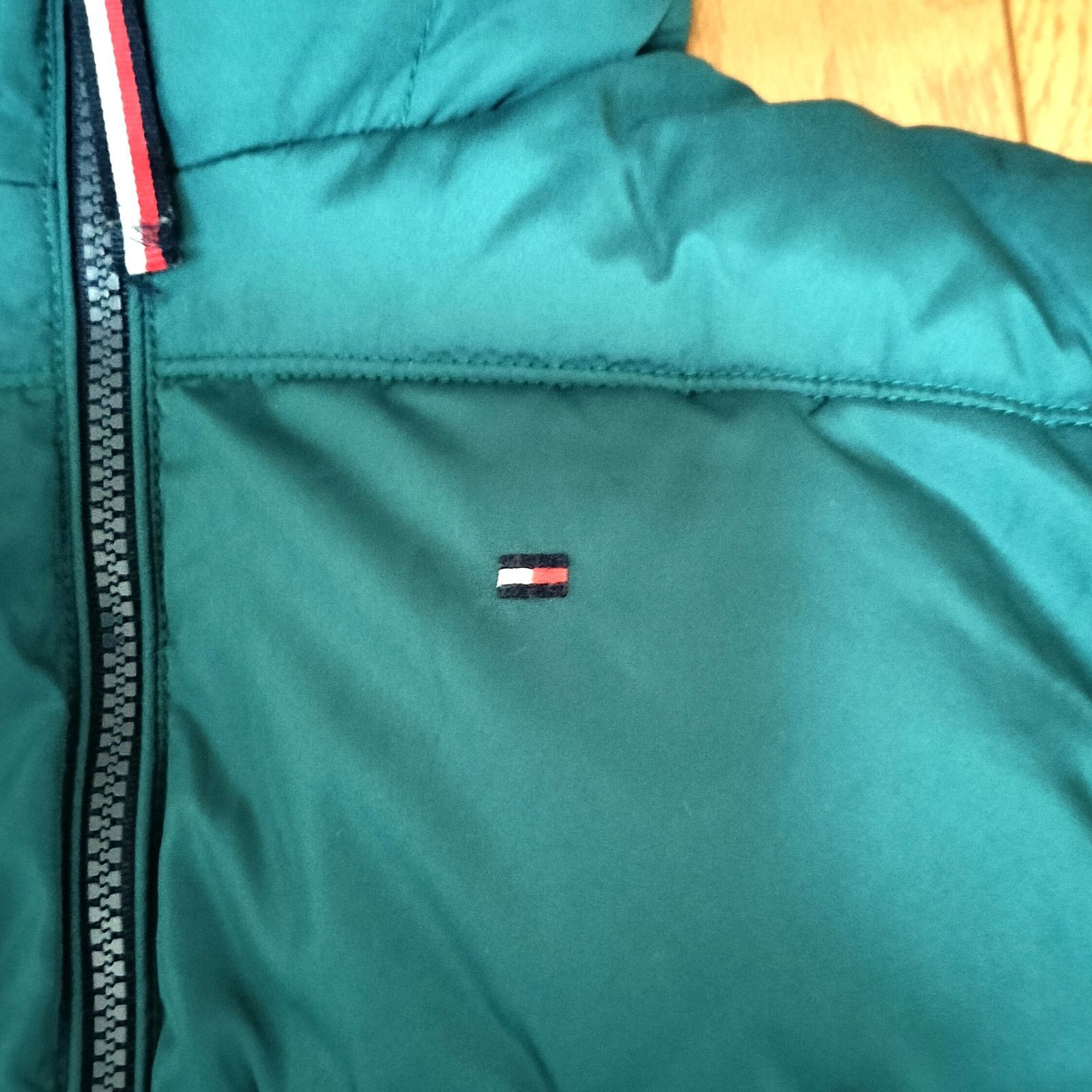 美品 Tommy hilfiger トミーヒルフィガー ダウンジャケット グリーン 緑 140 キッズ ジュニア 子供用 購入 美品 トミーヒルフィガー  ダウンジャケット グリーン 緑 140 トミーヒルフィガー ダウンジャケット 140