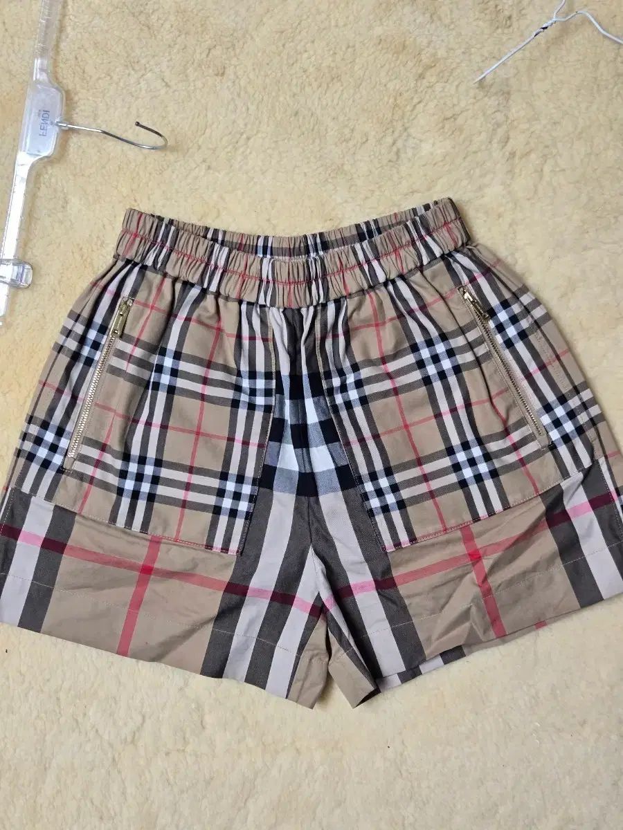バーバリー キッズ 14 y ハーフパンツ