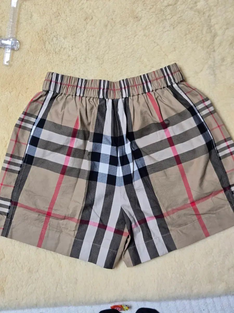 バーバリー キッズ 14 y ハーフパンツ