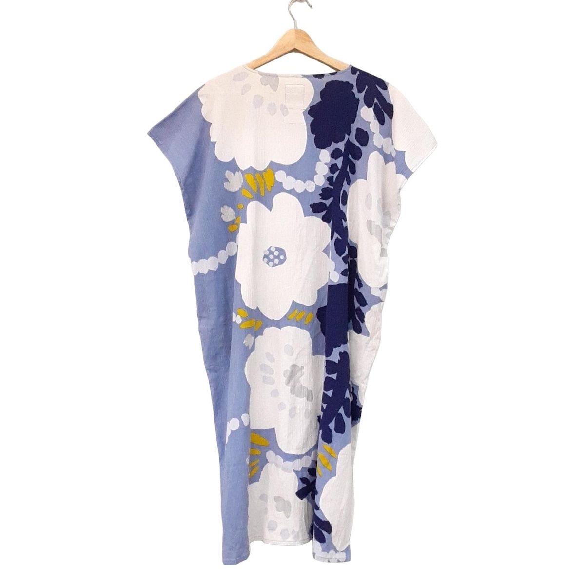 SOU ソウソウ ワンピース レディース 白 ブルーグレー マルチ クルーネック 半袖 ロング フラワー 花