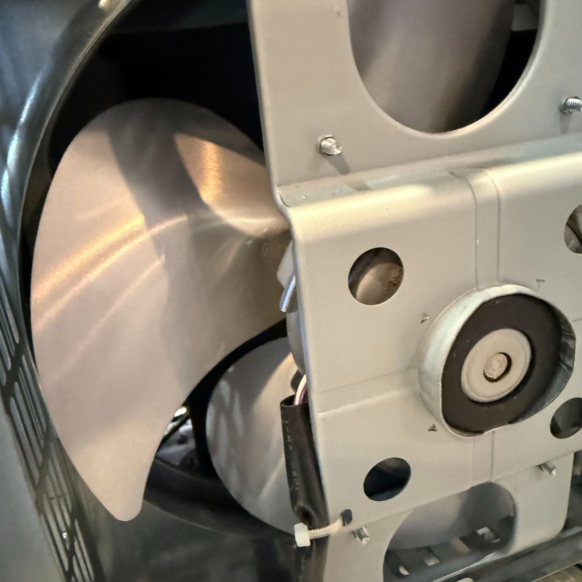 ◇コロナ◇FF式ストーブ FF温風 FF-VG5215S 2018年製 ～22畳 給排気筒