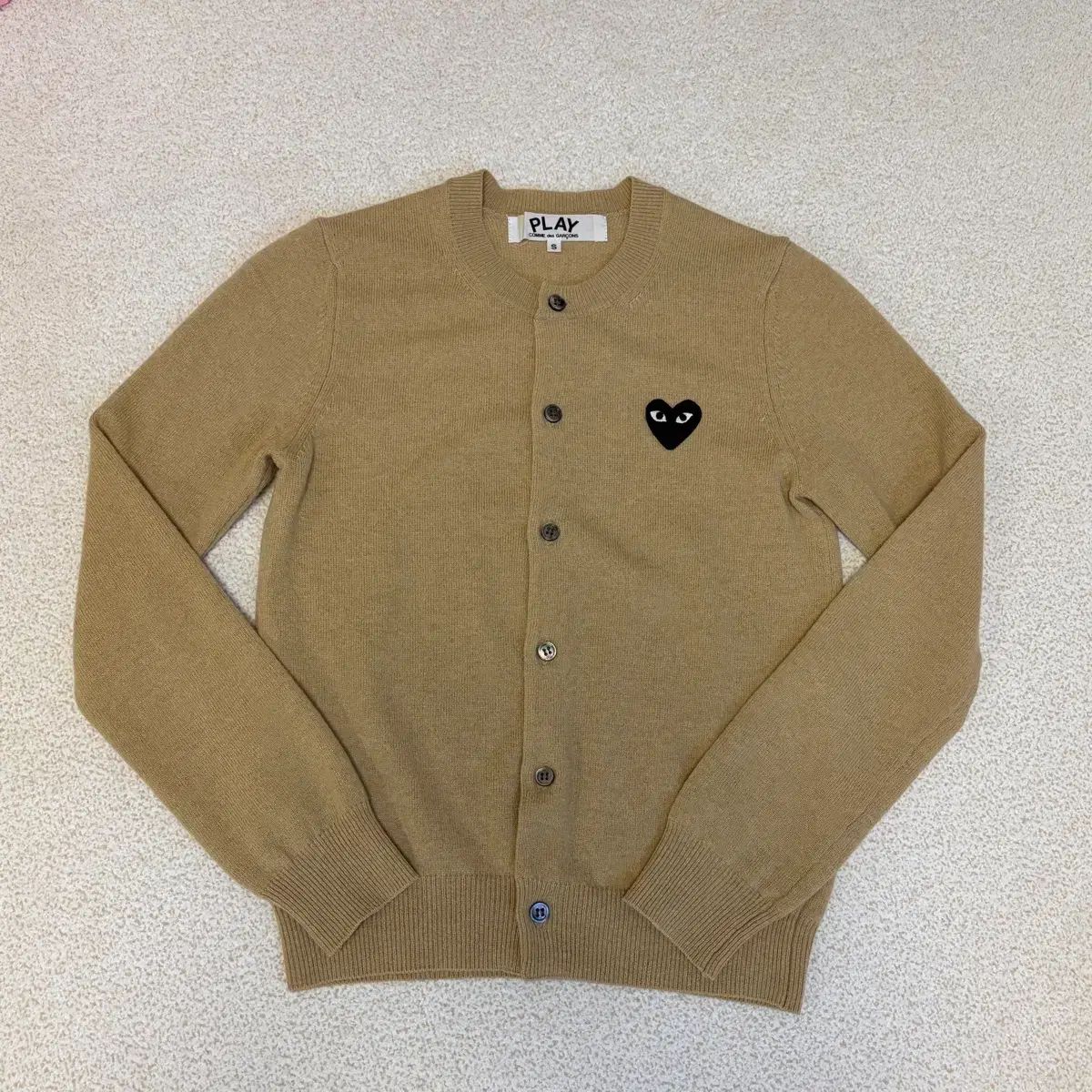 デパート コム デ ギャルソン ブラックワッペン カーディガン Sサイズ