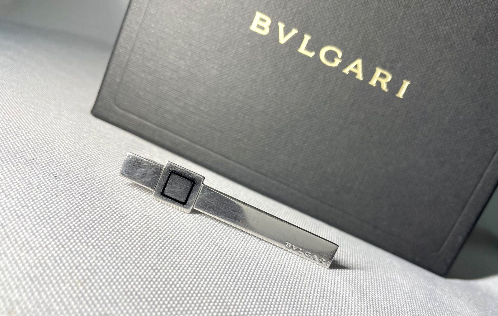 BVLGARI ブルガリ ブランドロゴ文字 スターリングシルバー-ブラックライン SV 925 ネクタイピン タイピン タイバー メンズ 箱有