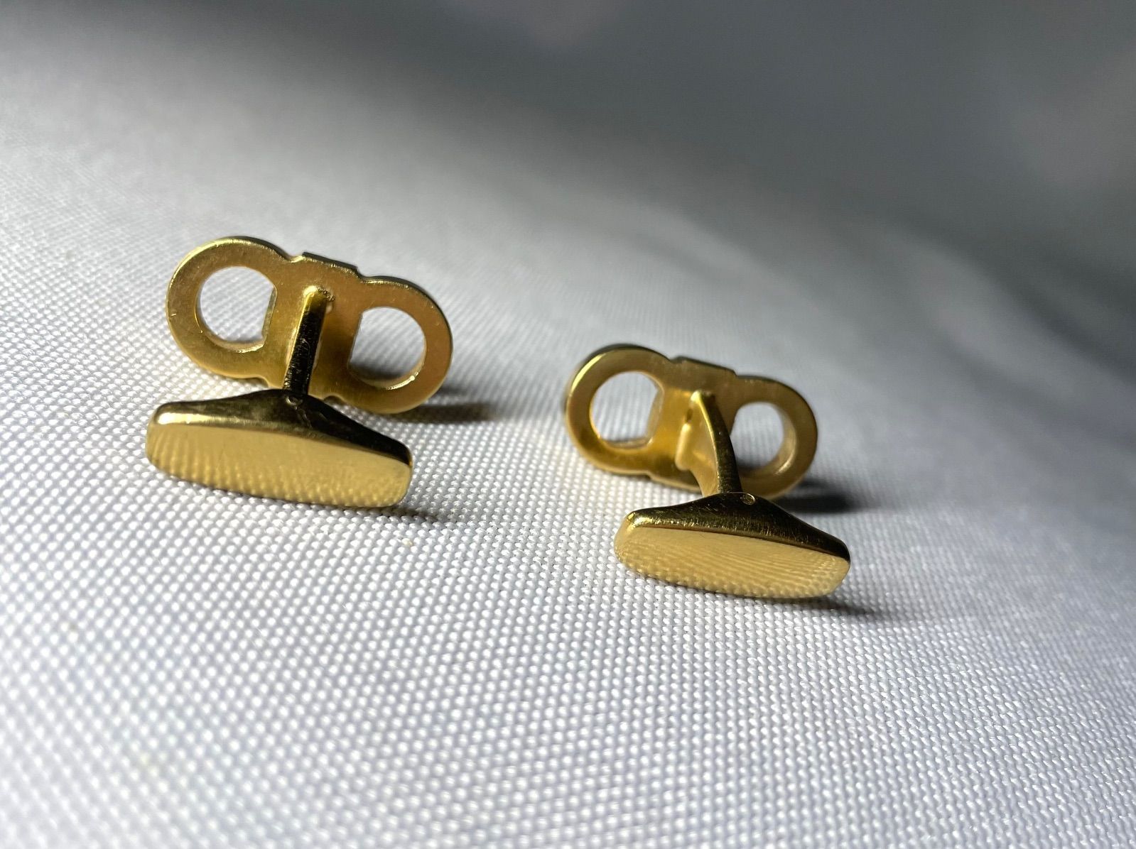 美品 Salvatore Ferragamo サルヴァトーレフェラガモ ダブルガンチーニ