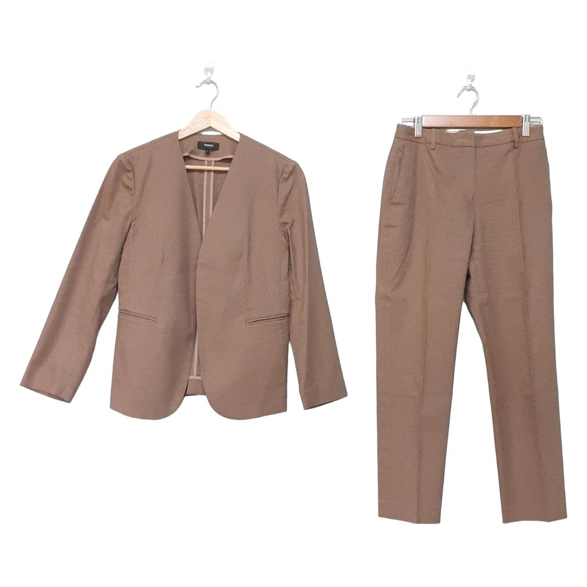 theory セオリー レディースパンツスーツ レディース - ベージュ