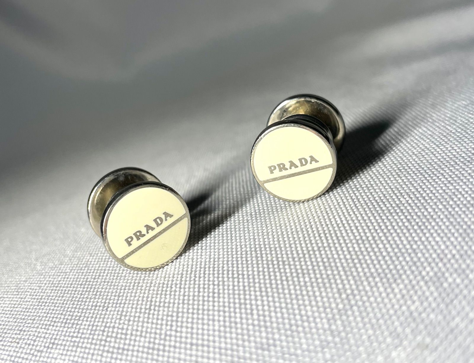 美品✨PRADA カフス カフリンクス プラダ箱付き ロゴ ビジネス Yahoo