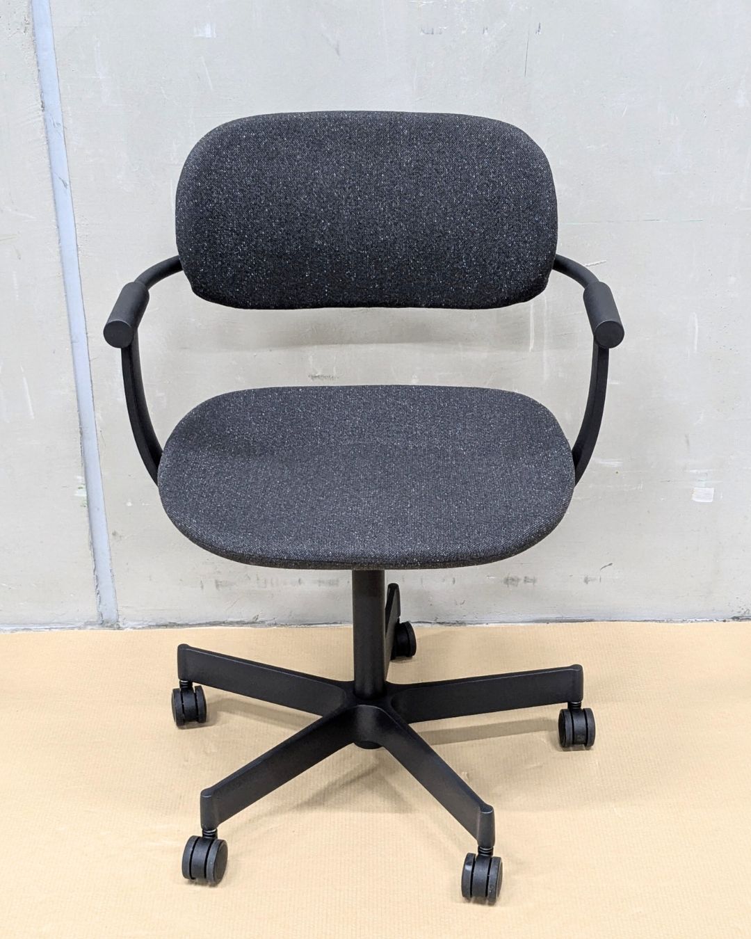 Bランク vertebra 03 バーテブラ 5本脚 ウレタンキャスター ブラック オフブラック