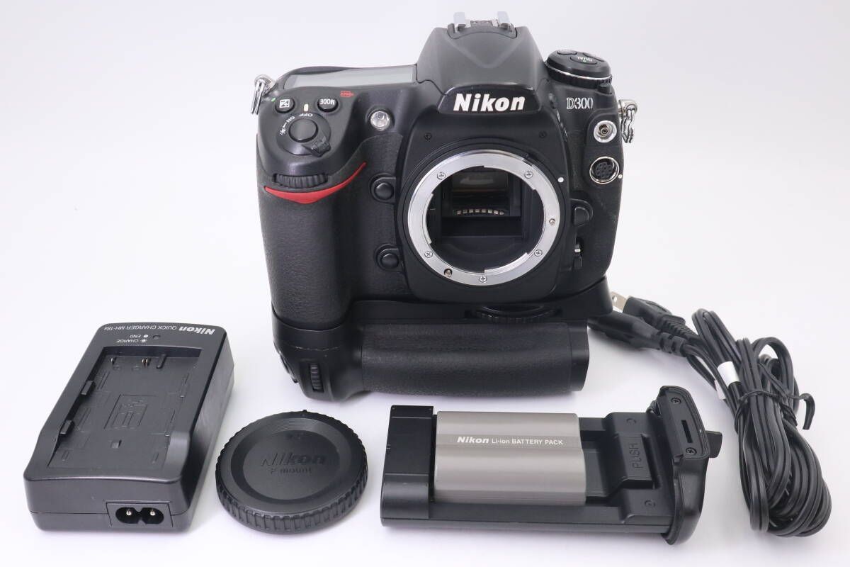 シャッター回数: 46,969回 Nikon D300 ＋ MB-D10 ニコン デジタル一眼