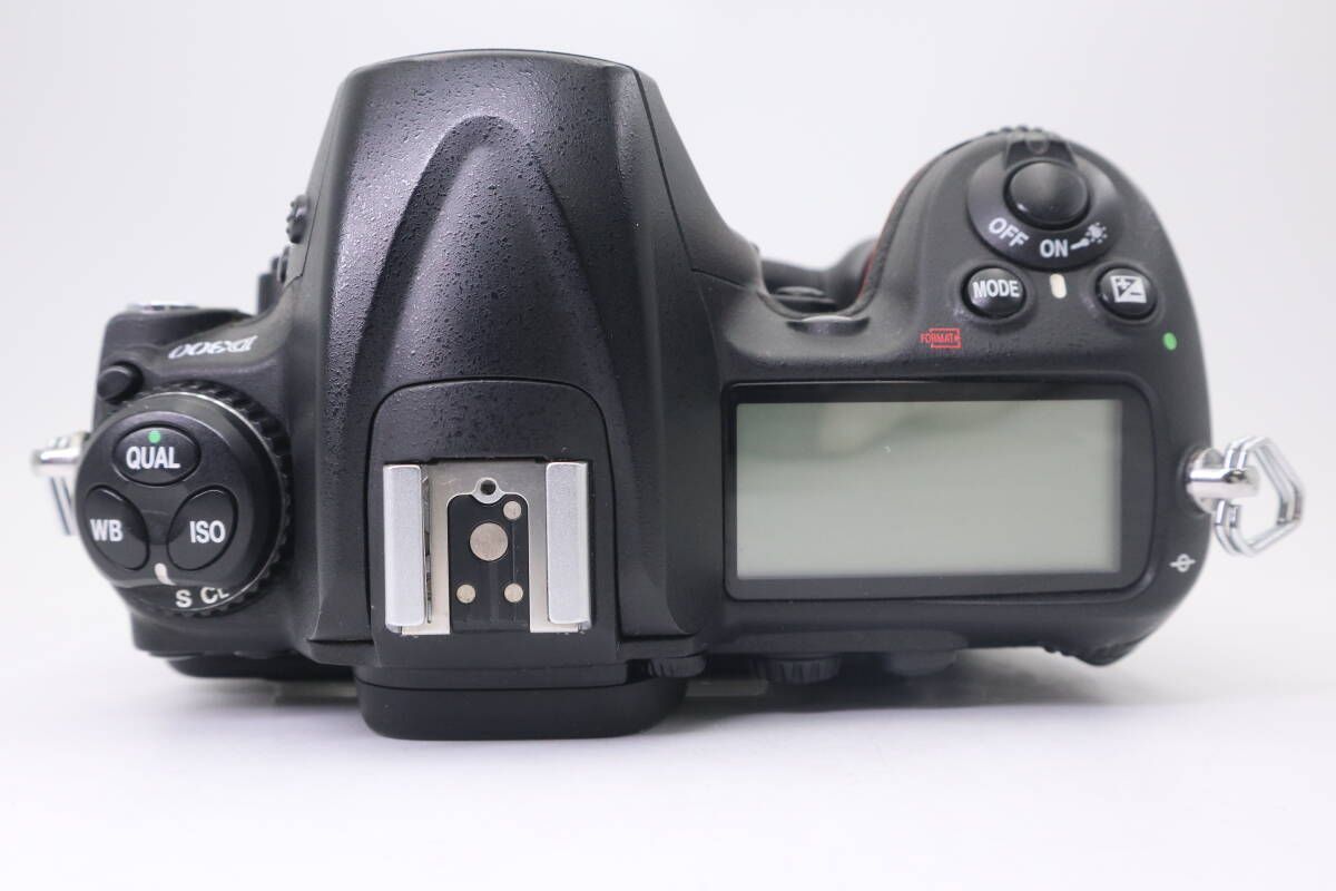 シャッター回数: 46,969回 Nikon D300 ＋ MB-D10 ニコン デジタル一眼