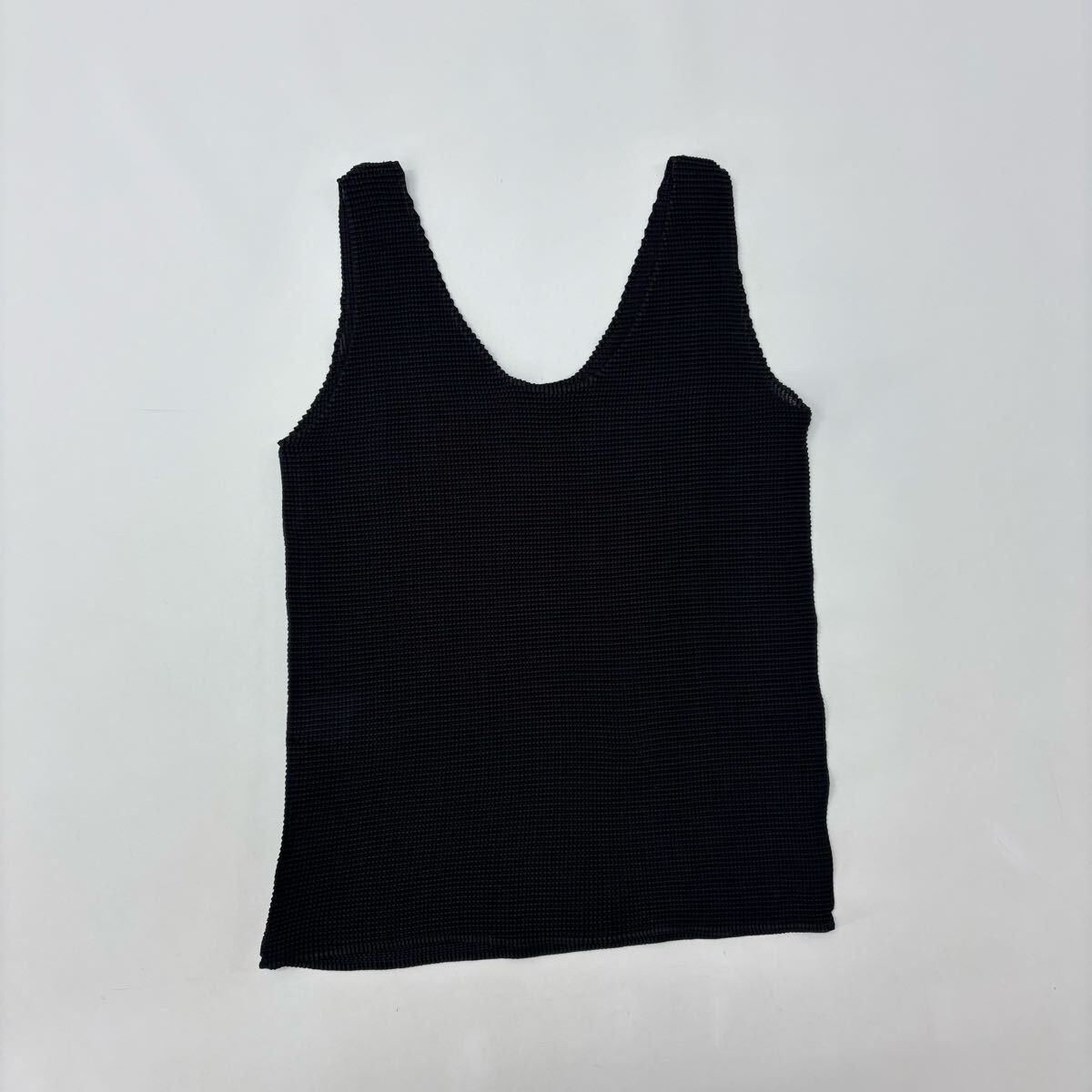 me ISSEY MIYAKE ミー イッセイミヤケ キラキラ プリーツ ノースリーブ