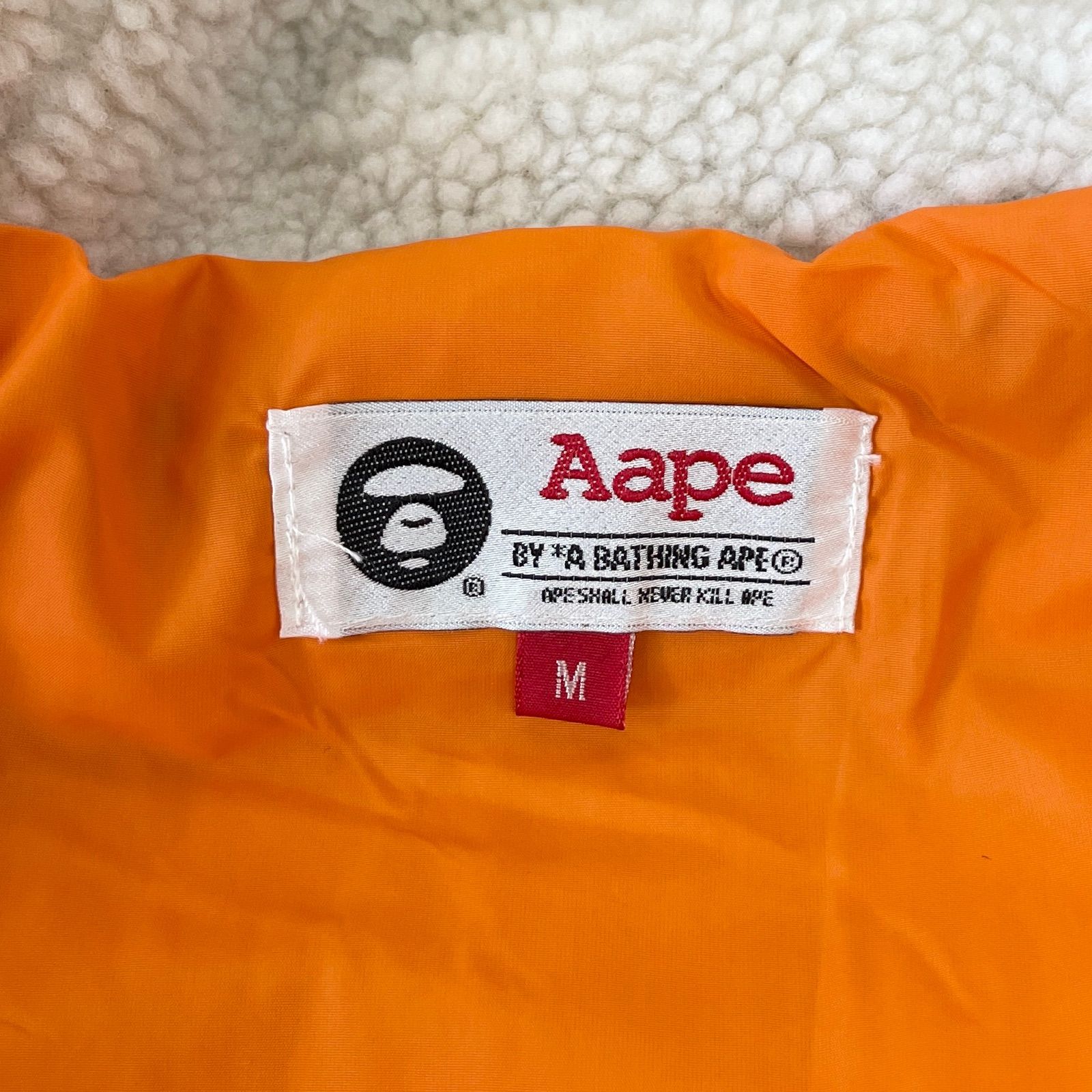 APE アベイシングエイプ ワッペン ダウンジャケット M ベージュ 