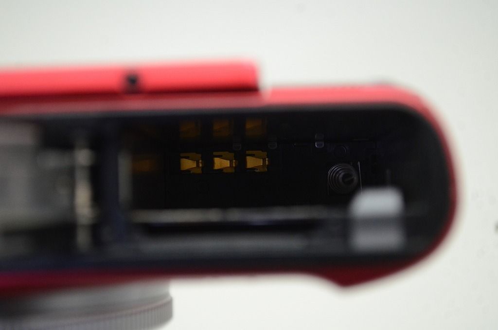 コンパクトデジタルカメラ レッド