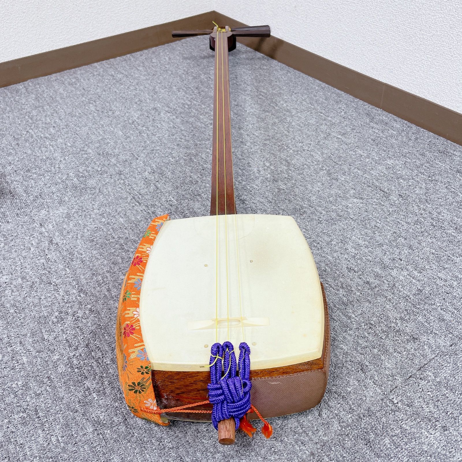 三味線 細棹 花梨 平溝 犬皮 丸打胴 和楽器 ハードケース - メルカリ