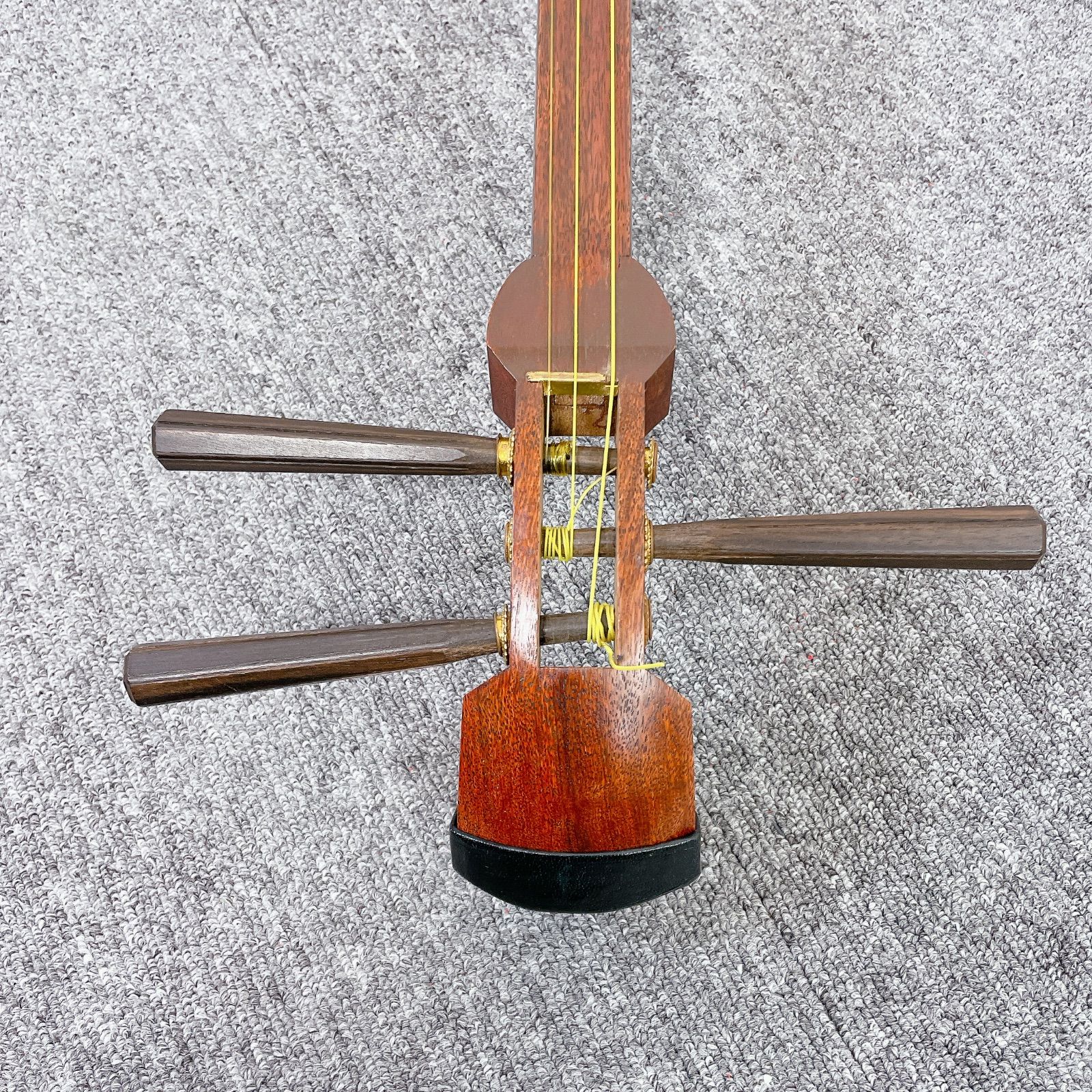 三味線 細棹 花梨 平溝 犬皮 丸打胴 和楽器 ハードケース - メルカリ