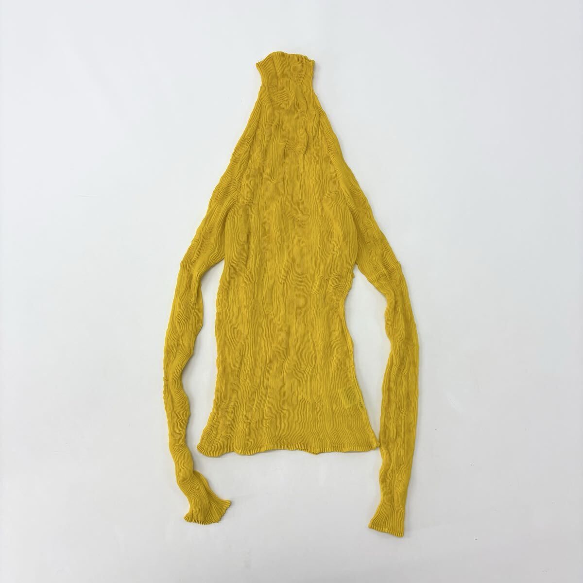 人気カラー ISSEY MIYAKE イッセイミヤケ 波 プリーツ ハイネック