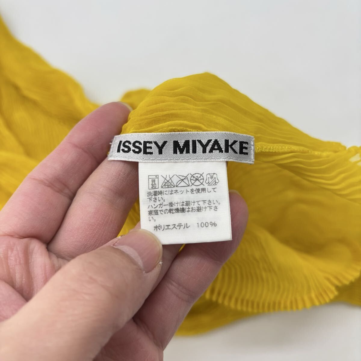 人気カラー ISSEY MIYAKE イッセイミヤケ 波 プリーツ ハイネック