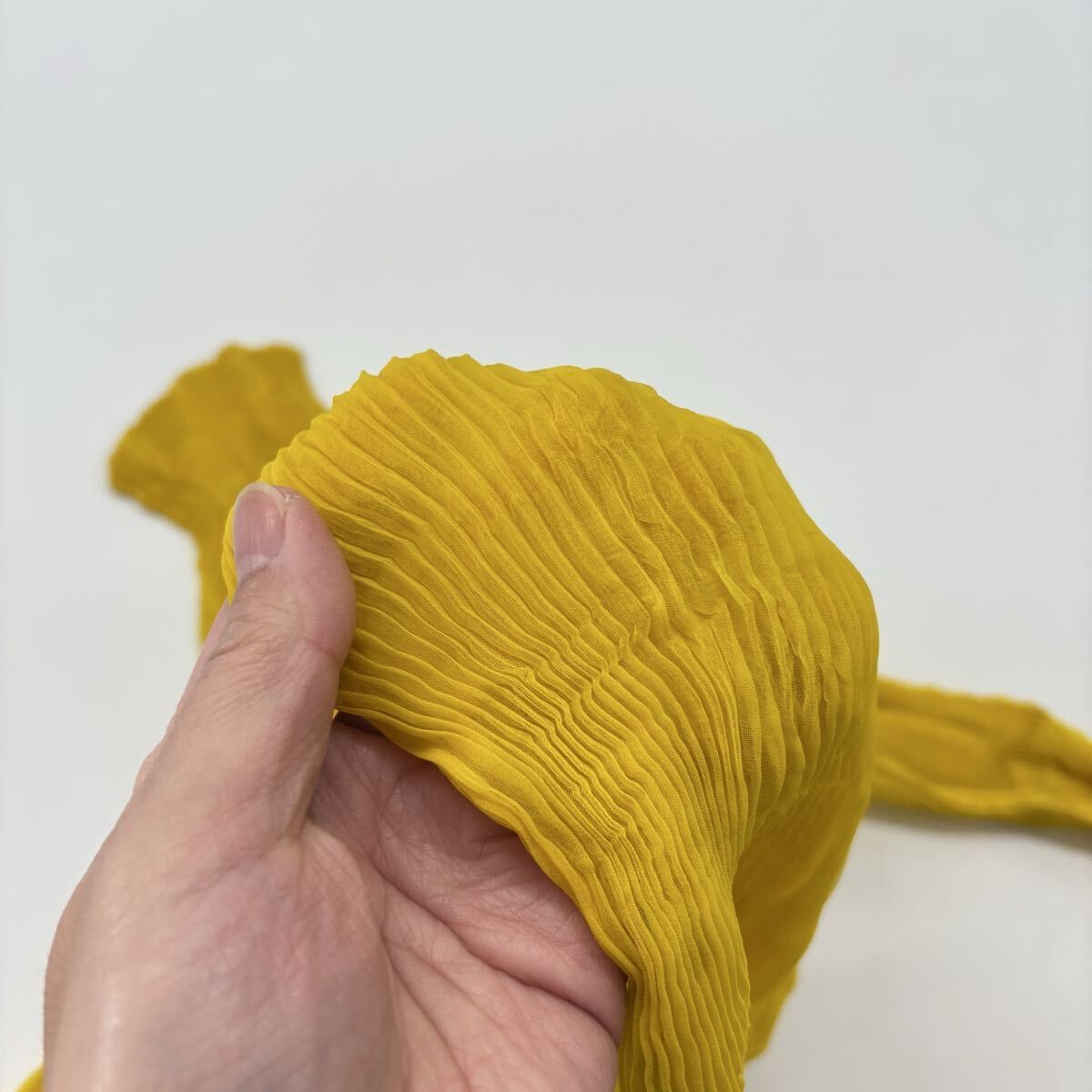 人気カラー ISSEY MIYAKE イッセイミヤケ 波 プリーツ ハイネック