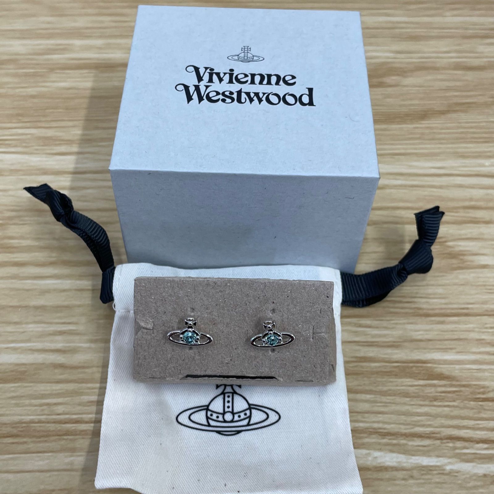 □ヴィヴィアンウエストウッド Vivienne Westwood ピアス 新品・未使用 