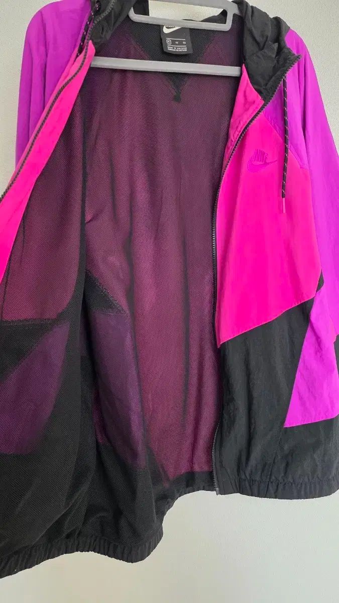 ナイキ フード ウィンドブレーカー XL ブラック/ピンク - メルカリ