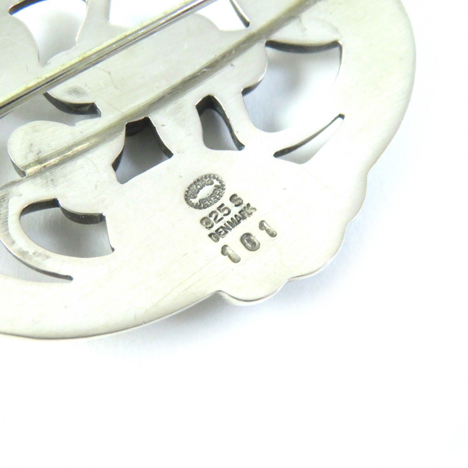 極美品 101 ムーンライト・グレープ SV925ブローチ 美品 ジョージジェンセン ブローチ ムーンライト グレープ SV925 101