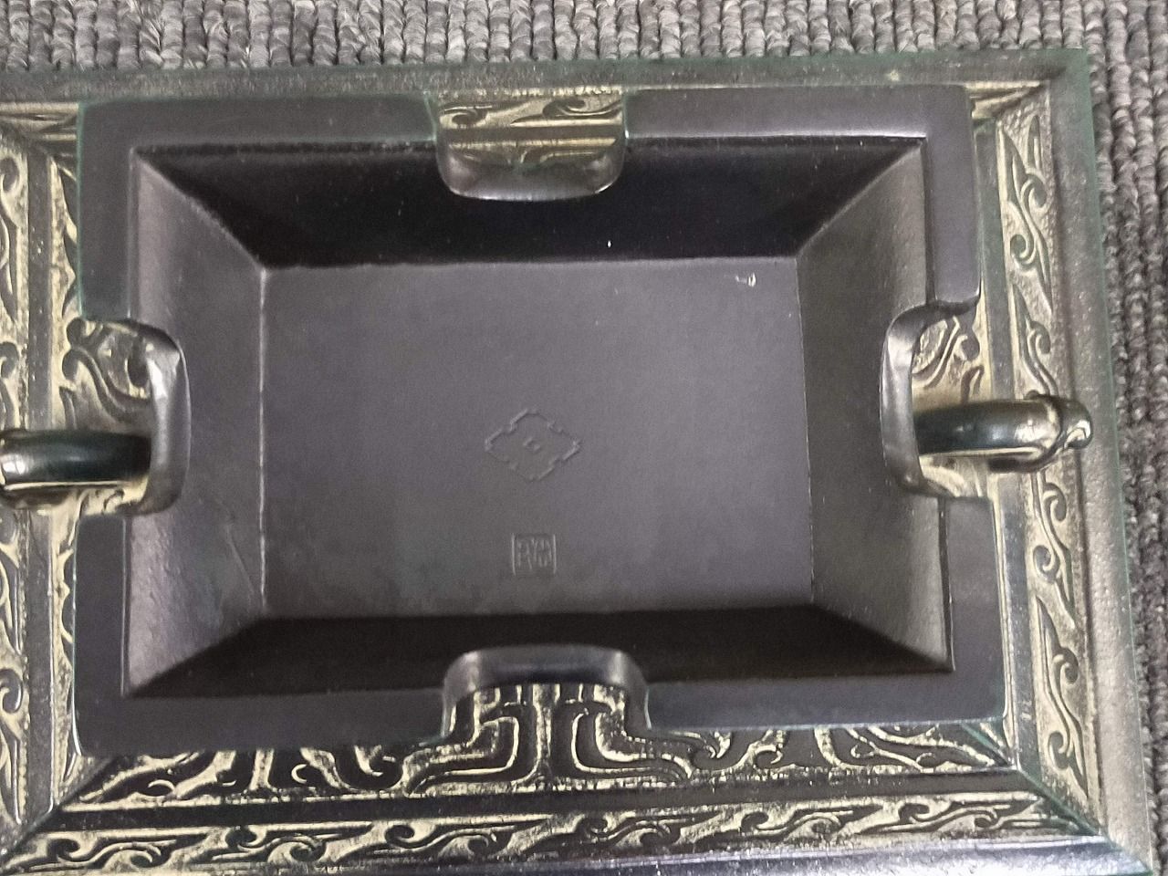 E24-20251203-01【共箱・解説付き】銅製 饕餮文様 小物入れ 灰皿 古