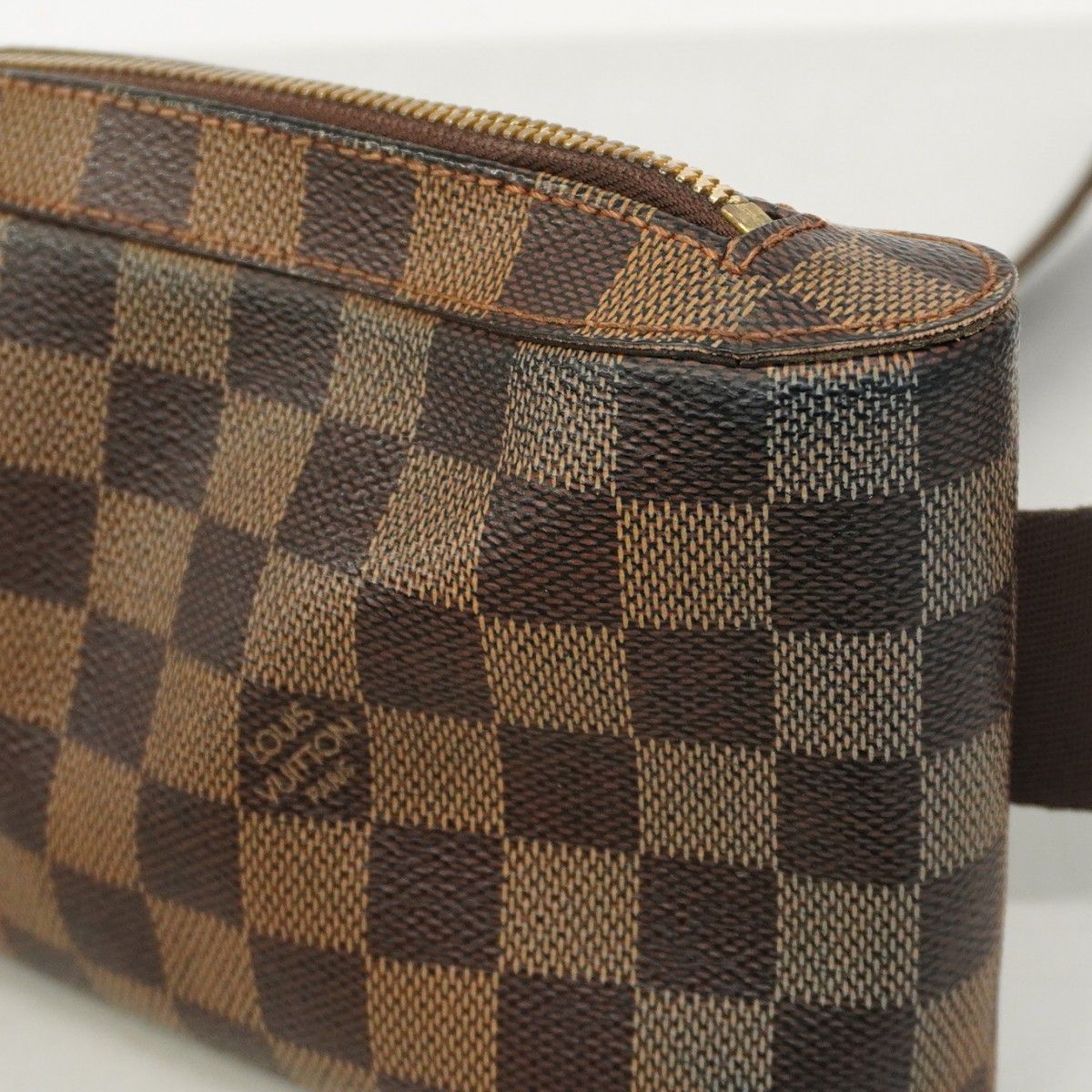 ルイヴィトン ボディバッグ