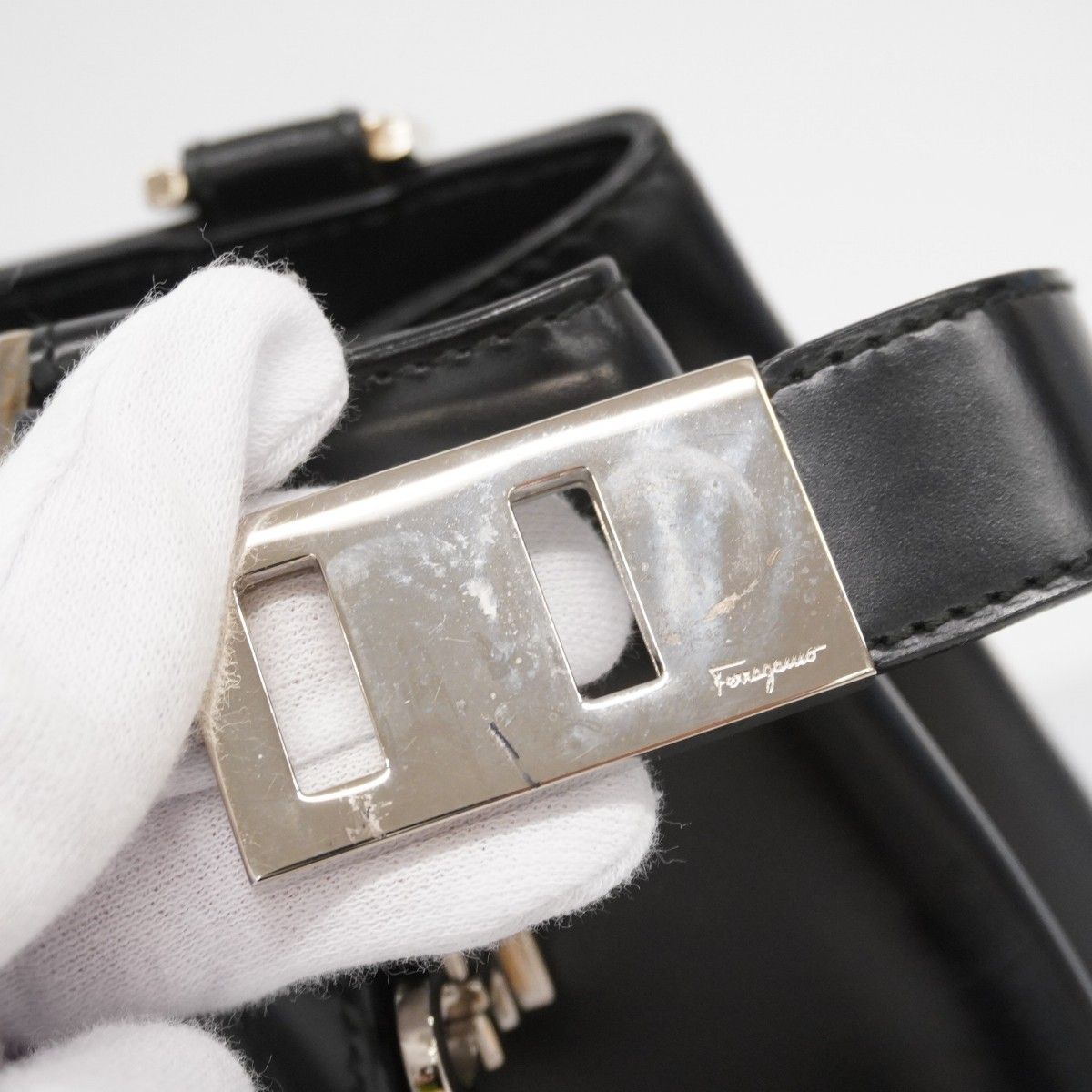 5of6433】サルヴァトーレフェラガモ ハンドバッグ ガンチーニ レザー