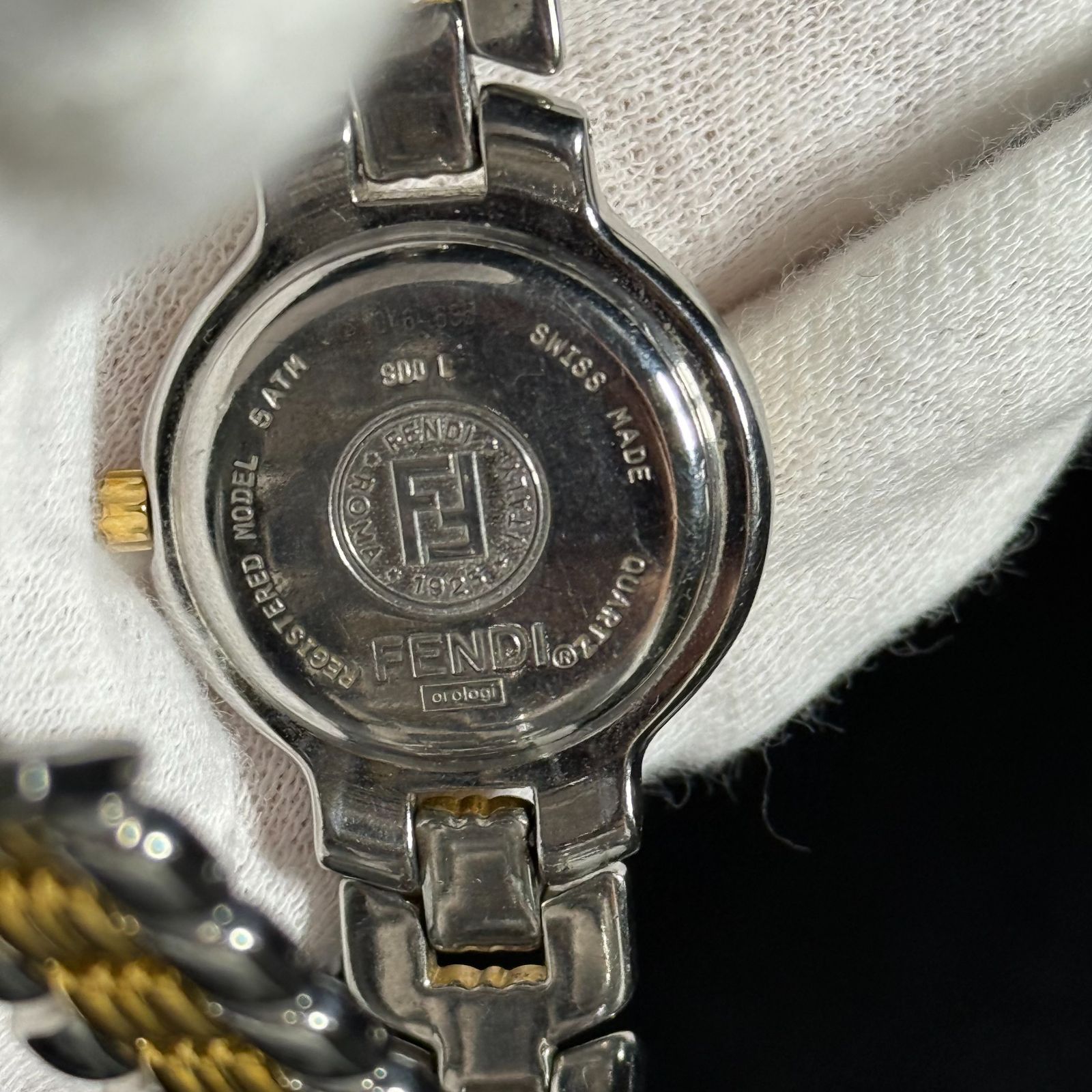 フェンディ 時計 QZ 電池切れ B25112387 - メルカリ