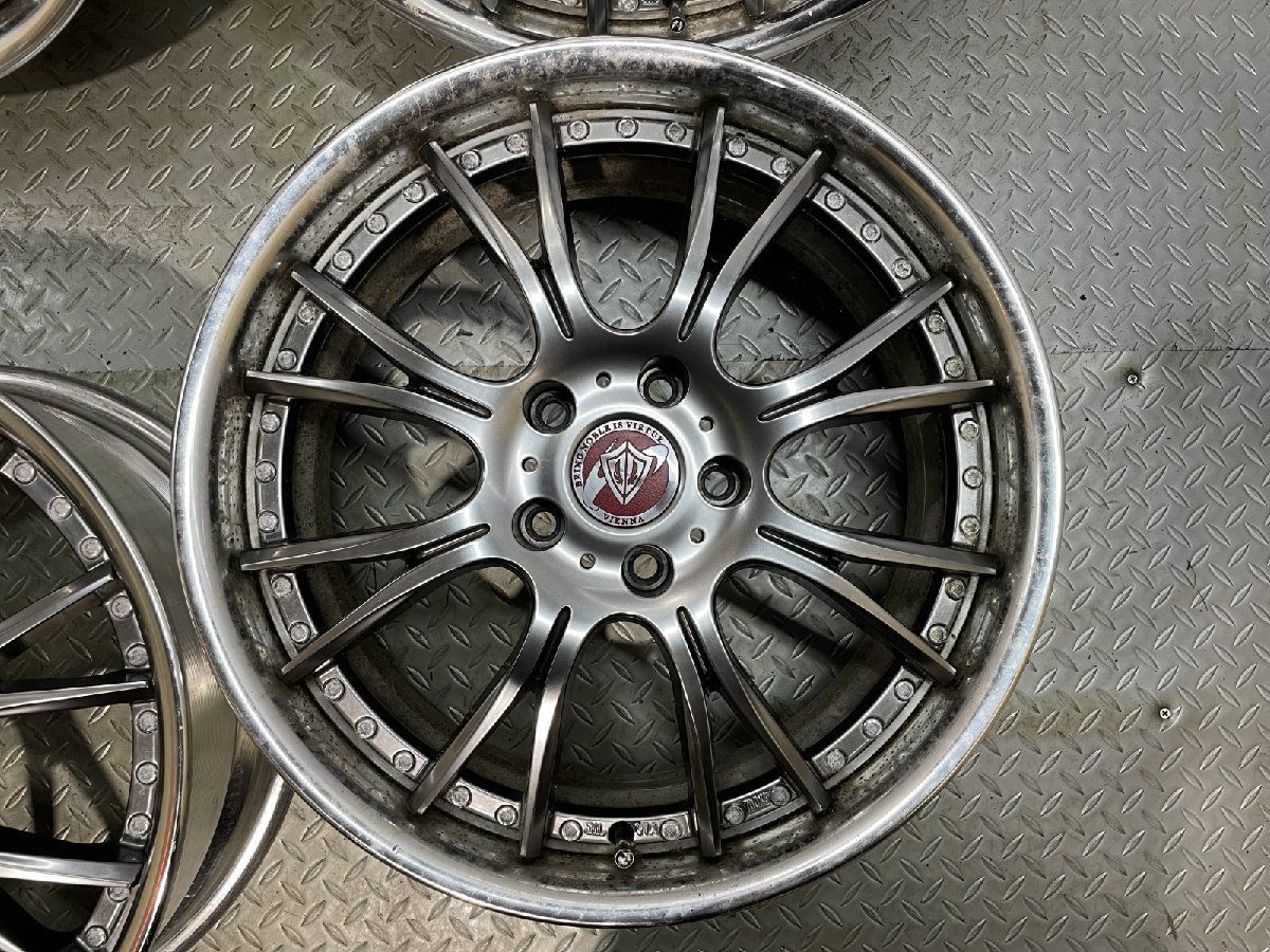 ヴィエナ リヴァイア