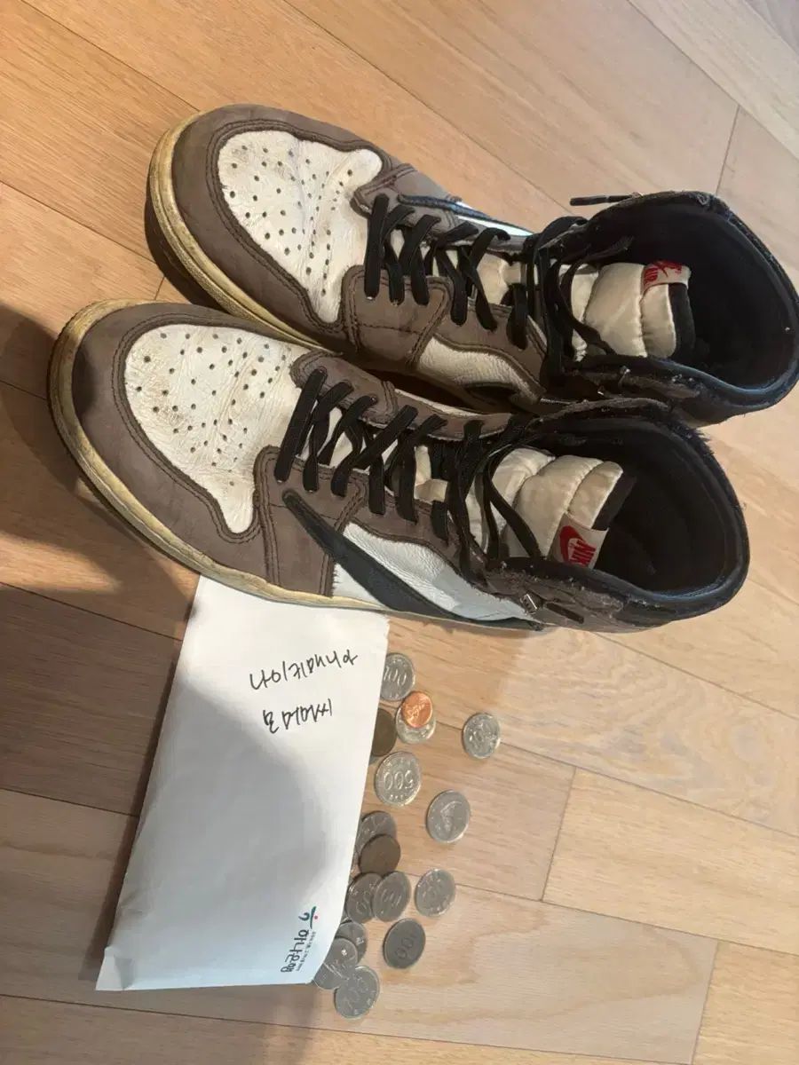 ナイキ エア ジョーダン1 トラヴィス スコット モカ