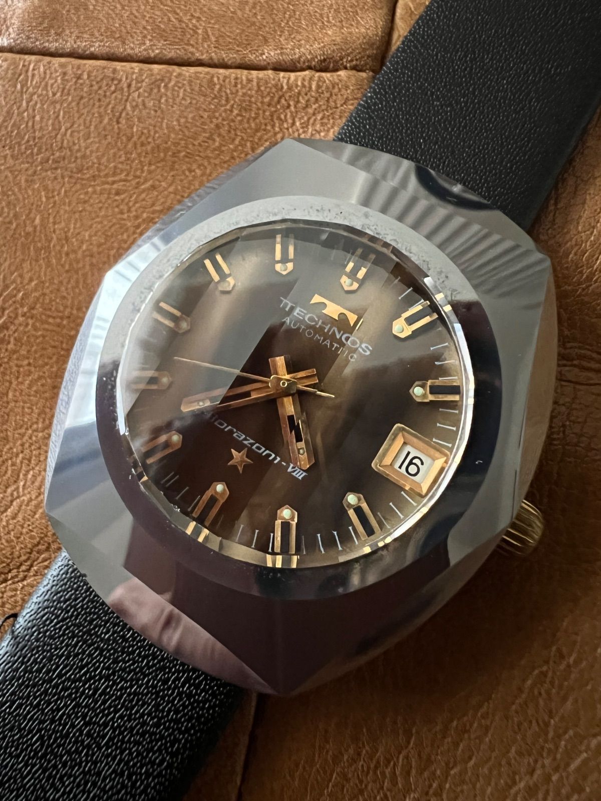 テクノス☆ボラゾン☆超硬ケース☆ボラゾン☆タイガーアイ☆自動巻き