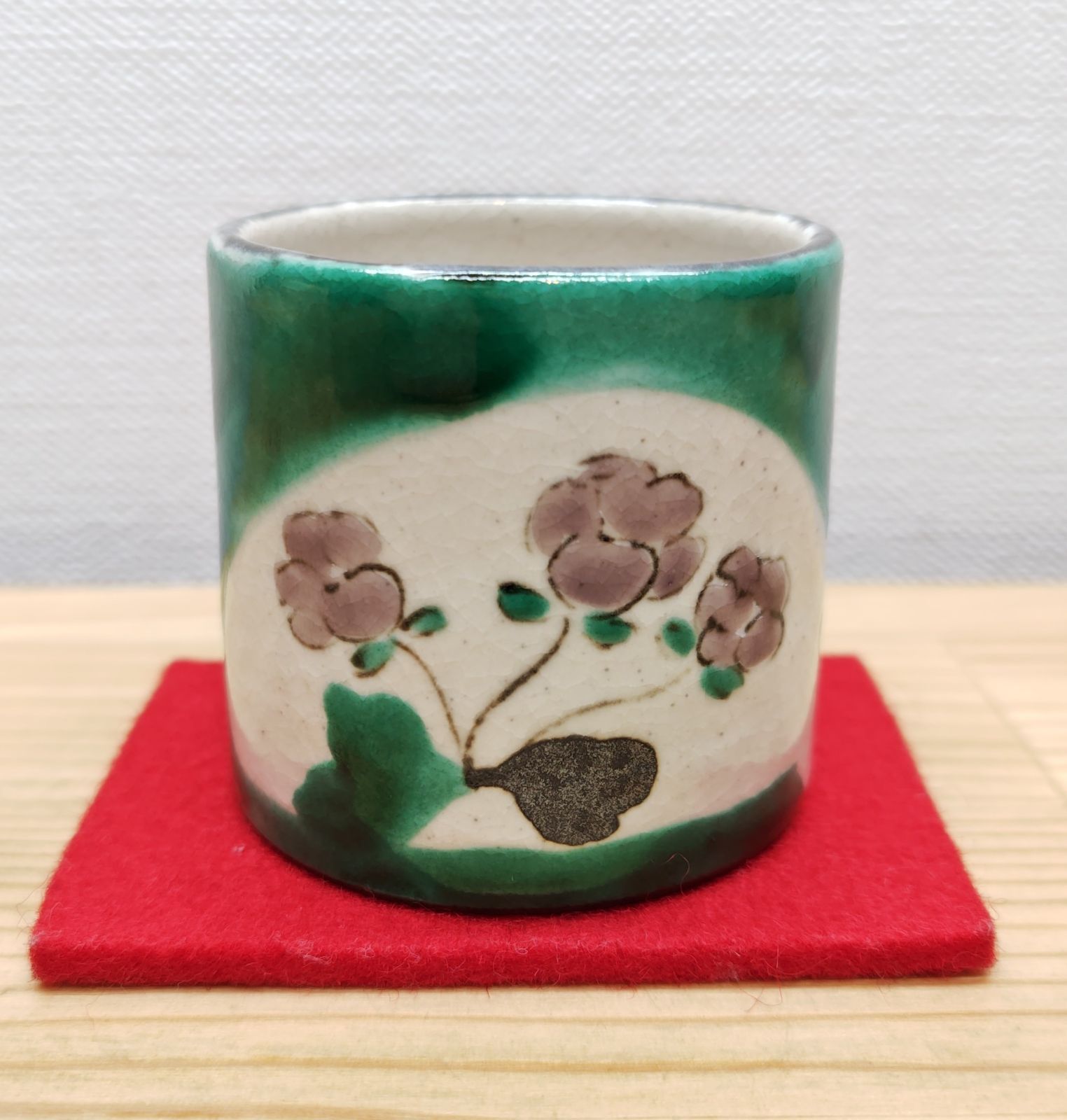 逢絢亭 茶道具 蓋置 今戸焼 雪割草の絵 雪割草蓋置 白井半七 共箱入り