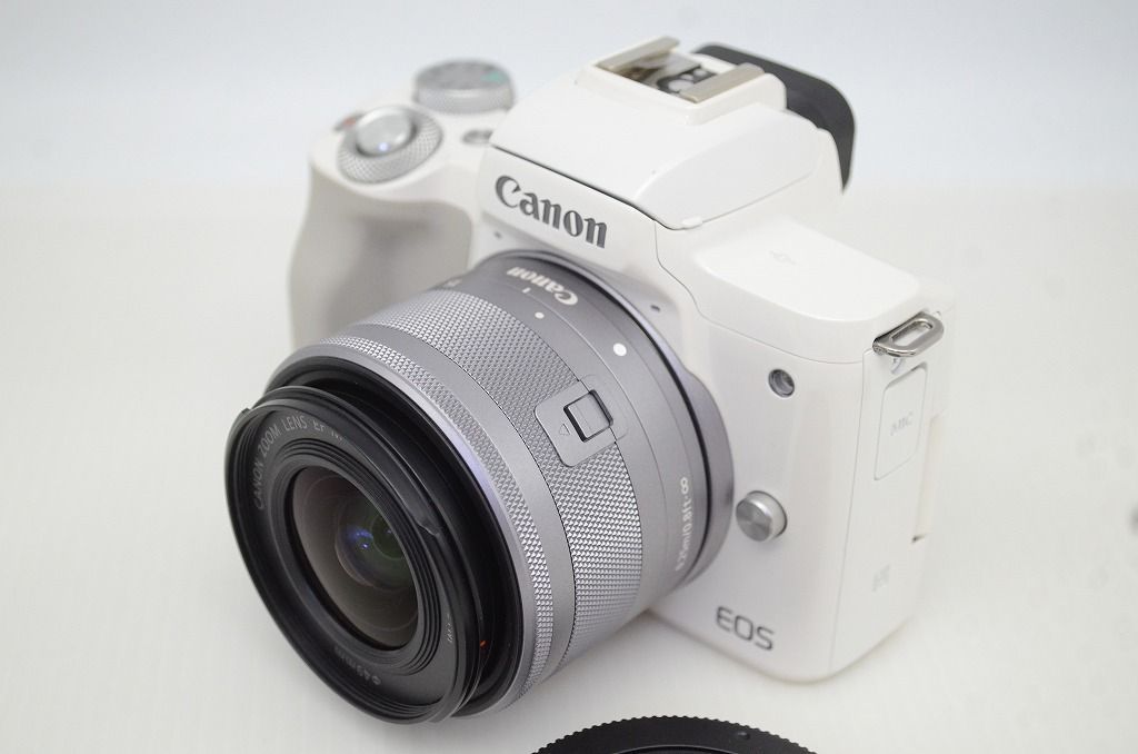 Canon キヤノン EOS Kiss M EF 15 45 mm IS STM レンズキット ミラーレス一眼カメラ ホワイト 251129 q