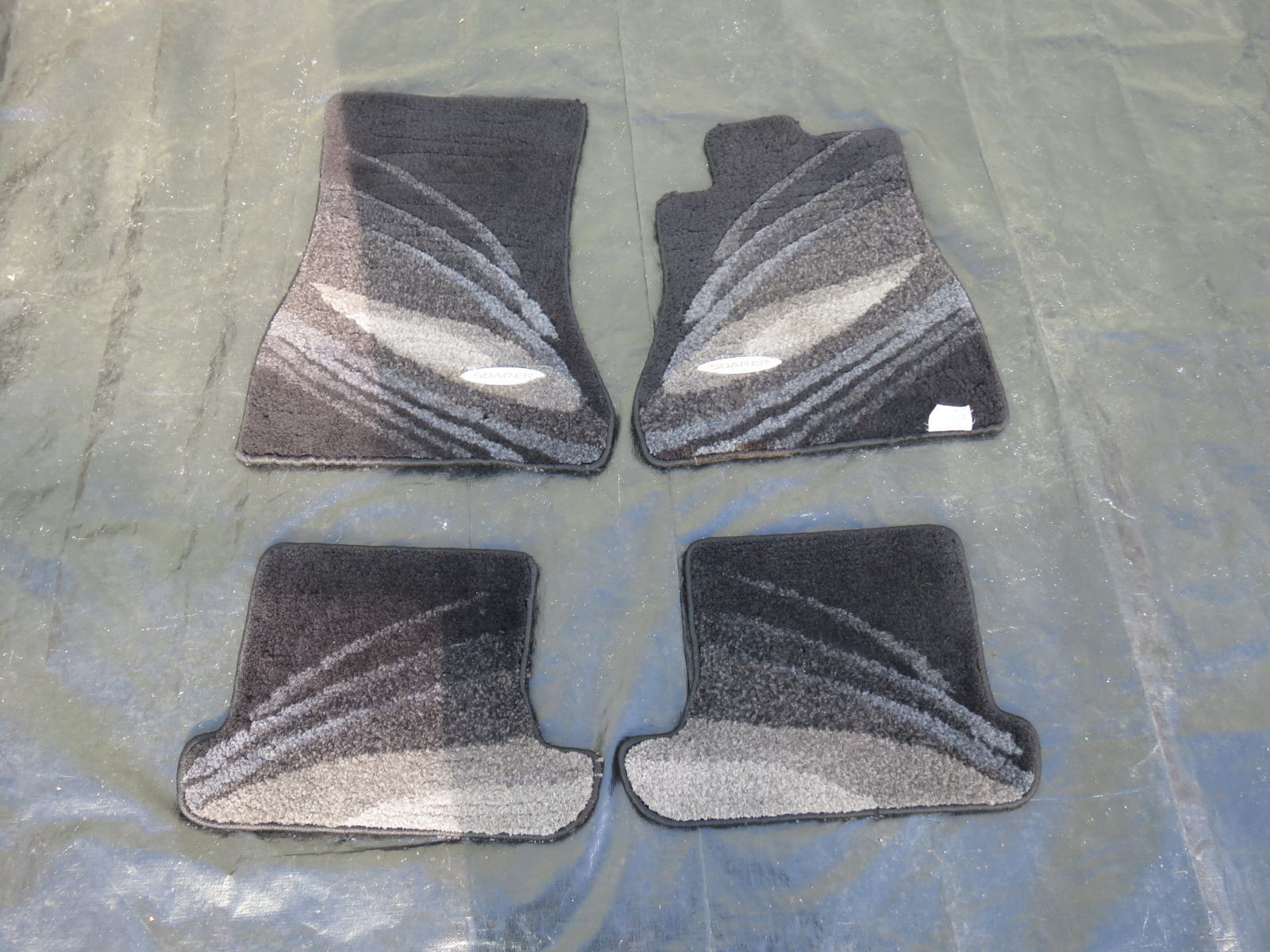 LK 143 トヨタ ソアラ UZZ 40 前期 フロアマット 4点セット 一台分 ロゴ入り 汚れ