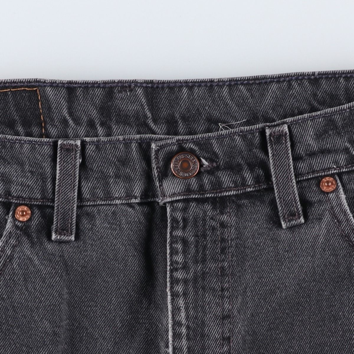 テーパードデニムパンツ